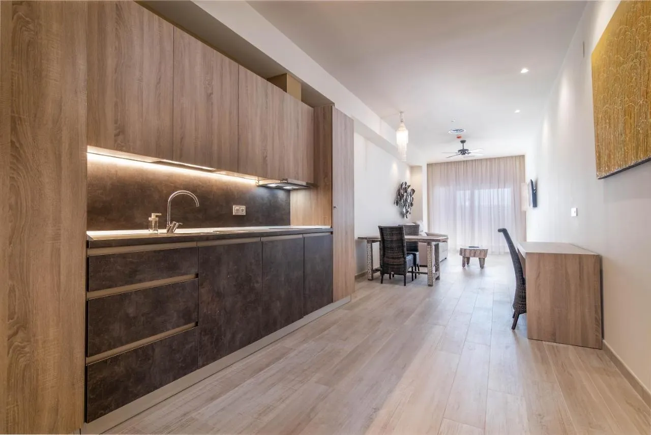 Apartment Tarifa Suites By Qhotels